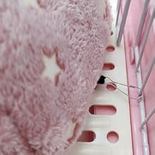 Guinea pig bed with hooks