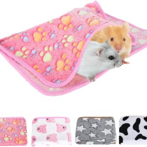 4 Pcs Small Animals Bedding Mats Coral Fleece, Soft Guinea Pig Blankets, Reusable Rabbits Hamster Fleece Cage Liners, Warm Small Animal Fleece Bedding Washable 60cm*40cm (A)